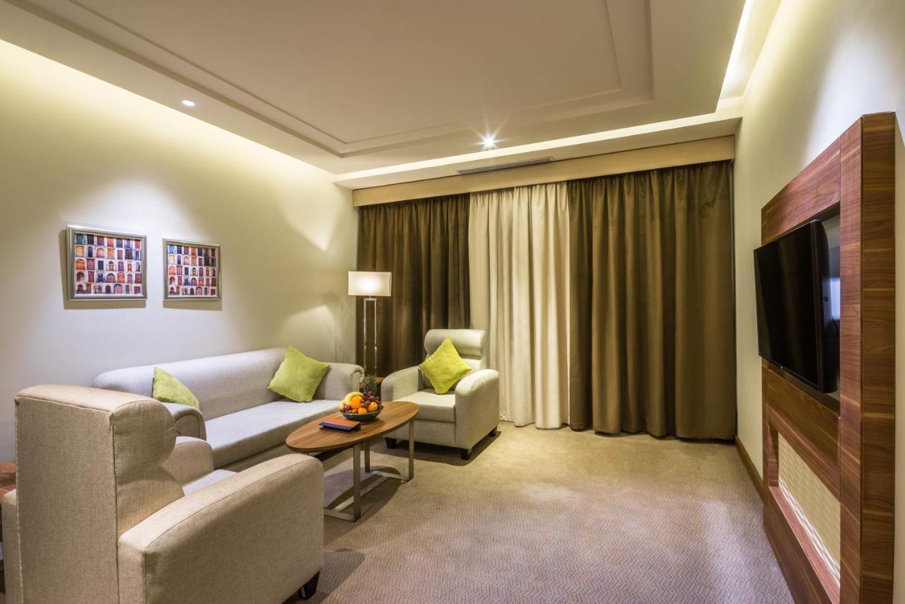 Mena Hotel タブーク エクステリア 写真